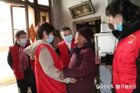 我奉献我快乐丨志愿者来了，爱心和关怀送到家图片