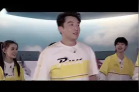奔跑吧：郑恺秒变00后，baby和李晨疯狂吐槽，沙溢晋升爷爷视频封面