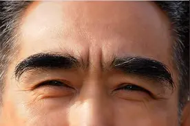 眉毛突然变长？是长寿的特征，还是身体出问题了？图片