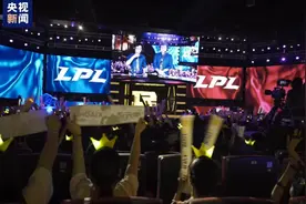 每天16个小时！有人体验过电竞训练后，哭着对教练说不打了，要回家……图片