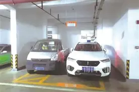 柳州小区的“子母车位”，房开和前物业经理都认可，新经理却不认了图片