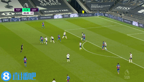 热刺被扳平！本特克强力头槌破门图片