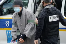 韩国僧人放火烧毁千年古寺后道歉 连连鞠躬：很后悔图片