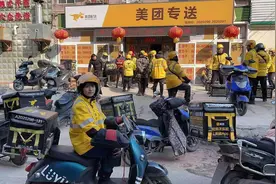 能吃苦有韧劲儿！越来越多女骑手加入外卖大军图片