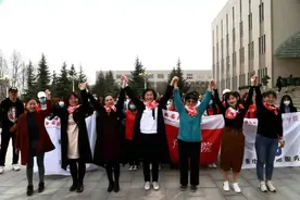 西安培华学院“女大学生文化节”系列活动之“我为女神点赞”图片