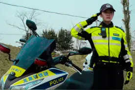 硬核女铁骑：骑300多斤摩托 背10多斤装备执勤是啥样的体验？图片