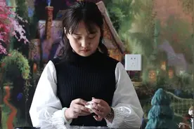 返乡的年轻人丨90后姑娘带千名妇女，将手工艺品销往欧洲视频封面