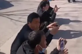 考完科目四，还要拍200张违章照片才能领驾照？交警回应↘图片