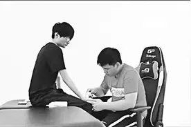 打游戏也会得职业病 电竞队队医给选手职业生涯“续命”图片