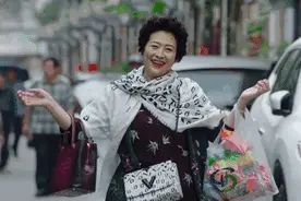 70岁成了“股神”，76岁打算玩抖音…上海阿姨的快乐，你可能想象不到图片