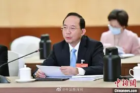 孔发龙：建议允许退休独生子女父母随子女落户图片