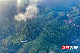 为了群山飘玉带——湖南沅陵县交通运输局村组通路工作纪实图片