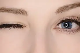 美瞳赛道爆火背后：代购混乱、仿片横行、暴利加价图片