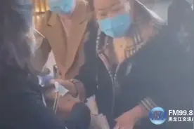 “贾玲……抓紧登机！”视频火了图片