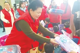 驻马店实验小学：传递博爱理念 关爱特殊儿童图片