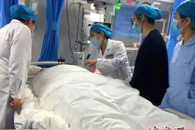 周口：产妇凌晨大出血 医院上演“生死时速”图片