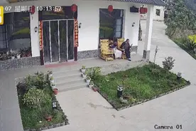 儿女花45万为父母在老家盖房子，监控拍下院中一幕，走红全网图片