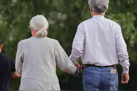 饭后半小时是“黄金养生期”！但这4件事别做图片