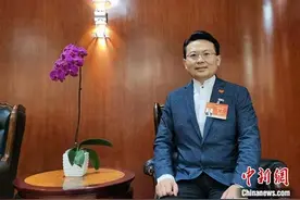“将香港抗战史写入本地教材！”港区代表建议上热搜图片