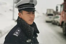 独家对话｜火爆全网的四川“雪雕”交警：我只是一名普通交警，会继续坚守折多山图片