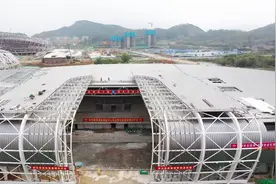 最新！清远奥体中心游泳馆活动屋盖开启，南方+进入场馆探真容图片
