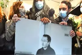 法国教师被杀案出现惊天反转！起因竟是13岁女孩撒了个谎图片