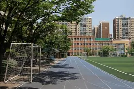 首尔女校限制学生内衣颜色，市议员：严重侵犯学生人权图片