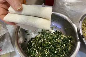 “杭州合伙人”来了！两个婆婆找野菜，一个婆婆包春卷，春天限售，赶紧去抢啊图片