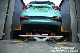 上海出租车进入换电时代，荣威换电车型上市、庞大换电网络开建图片