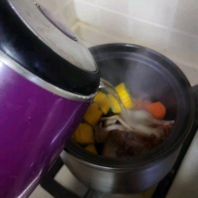 猪骨花胶虫草花胡萝卜 猪骨虫草花胡萝卜汤