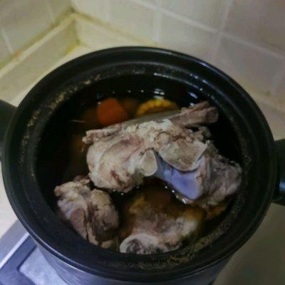 猪骨花胶虫草花胡萝卜 猪骨虫草花胡萝卜汤