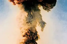 百年瞬间丨金银滩与“两弹”的诞生图片