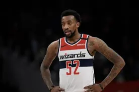 最后一块拼图完成！第三外援麦克雷正式与首钢队完成签约图片