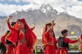 西方媒体炒作首份涉疆“独立报告”，背后竟是“野鸡大学”图片