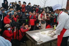 快手抖音涨粉上百万！但“拉面哥”后悔了：已申请撤销运营协议图片