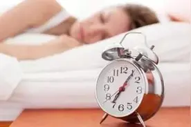 40岁女性养生有讲究，尽量做到早睡早起图片