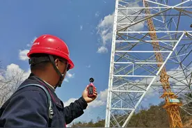 震撼！川内第一电力高塔组立完成图片