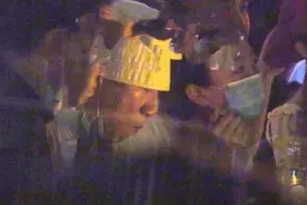 孙红雷与小15岁娇妻外出约会 去酒吧嗨玩至深夜图片