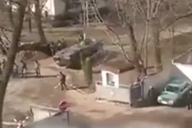 乌克兰东部地区发生大规模交火视频封面