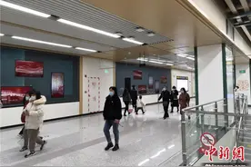 山西太原开通7条公交专线接驳首条地铁 鼓励低碳出行图片