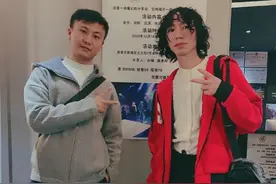 歌手庞麦郎被强制送进精神病院 经纪人曾称：拜托你们不要再伤害他了图片