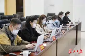 外卖餐品必须贴“封签”吗？菜里吃到异物如何维权？有关餐饮的这些咨询，回复来了图片