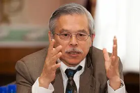 “解决北方四岛问题不用急，先等俄罗斯国力衰退”图片