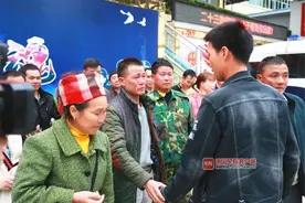 去哪了？广西10岁男童爬火车去找爸爸失联，23年后终得团聚图片
