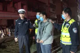 6岁男孩遭小车碾压，司机帮其穿鞋子后逃逸，还有更气人的……视频封面