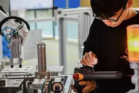 东莞高校与华为合办“质量技师班”，七门课程全在企业授课图片