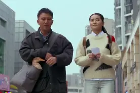 福根进城：福根本来和田枣儿相约去看电影，结果却被打折衣服吸引视频封面