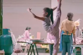 9岁云南女孩猪肉店跳舞上热搜，背后故事太好哭了图片