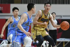篮球——CBA第三阶段：南京同曦宙光对阵北京首钢图片
