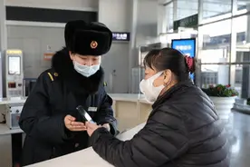 这些职业习惯轻松暴露铁路人身份，不信你看图片